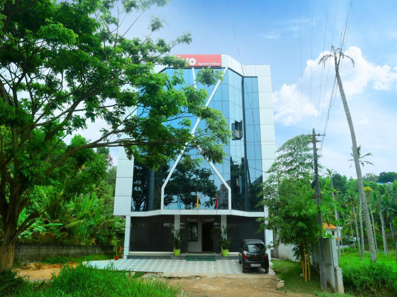 Oyo 9557 Near Kims Hospital Hotel Thiruvananthapuram Bagian luar foto
