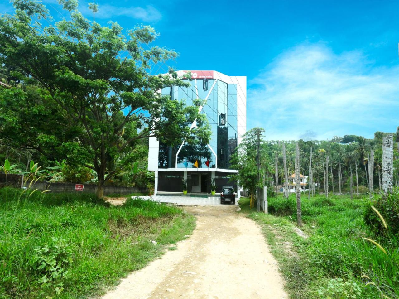 Oyo 9557 Near Kims Hospital Hotel Thiruvananthapuram Bagian luar foto