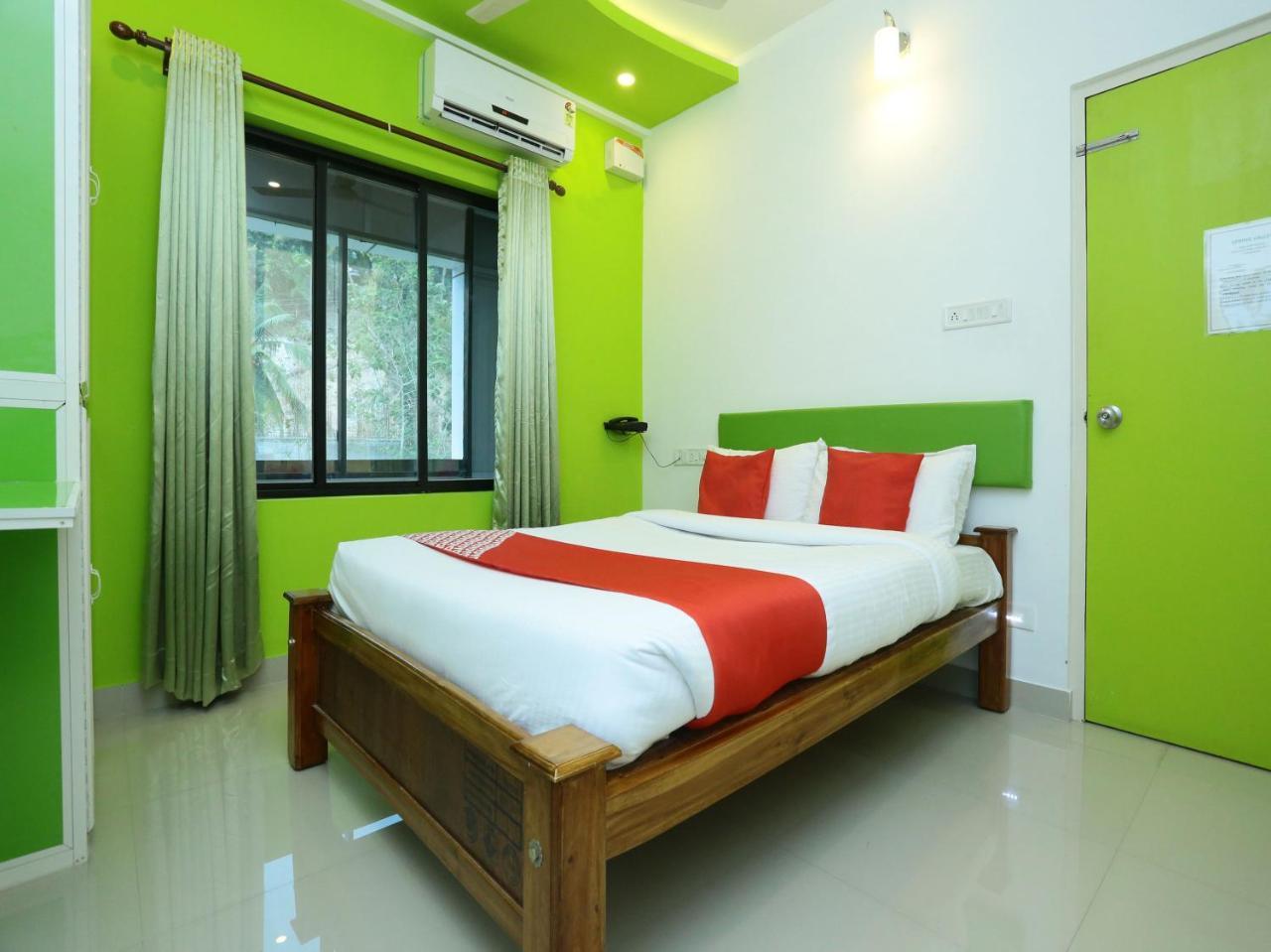 Oyo 9557 Near Kims Hospital Hotel Thiruvananthapuram Bagian luar foto