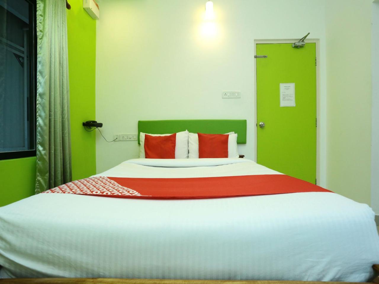 Oyo 9557 Near Kims Hospital Hotel Thiruvananthapuram Bagian luar foto