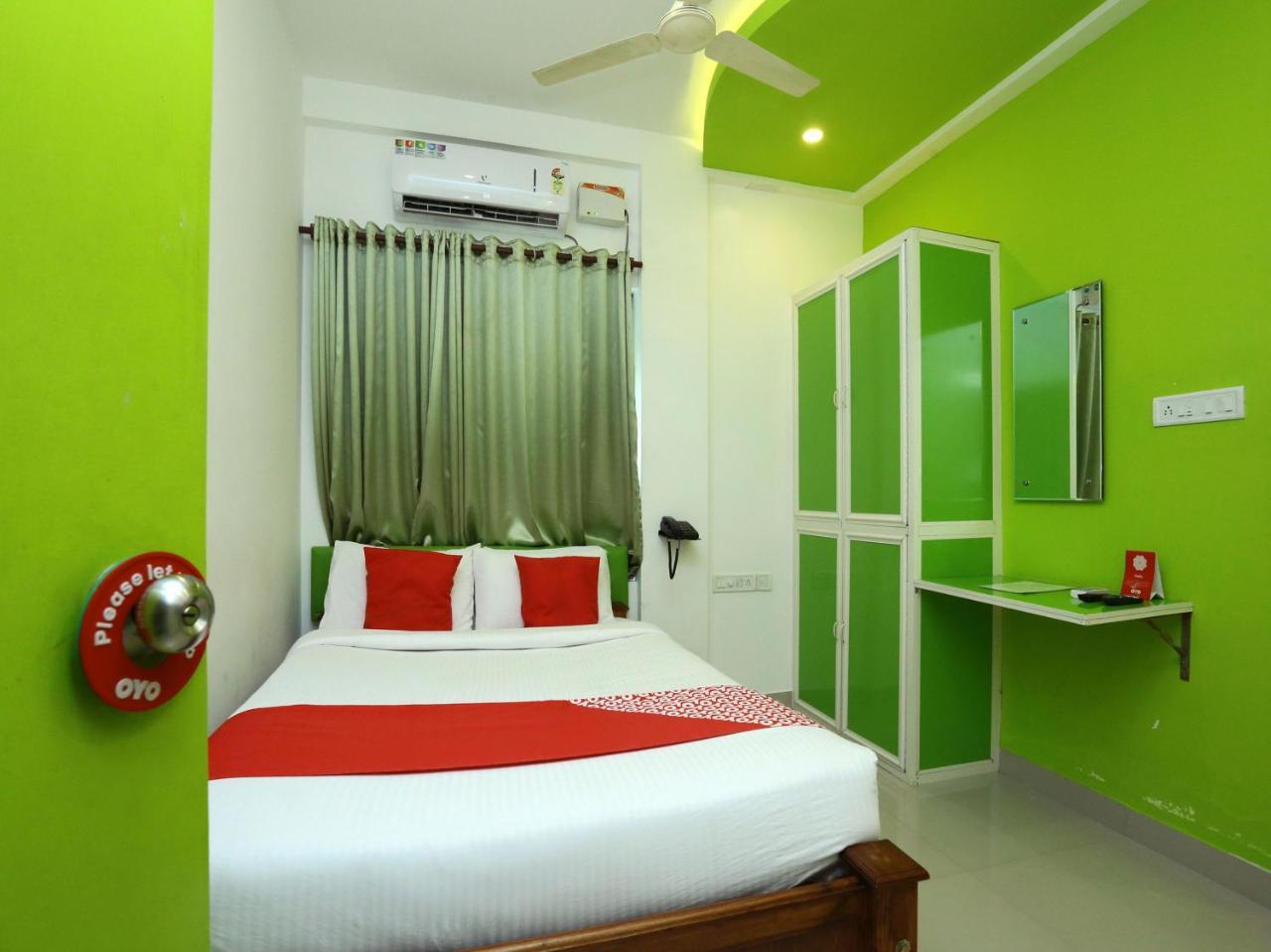 Oyo 9557 Near Kims Hospital Hotel Thiruvananthapuram Bagian luar foto